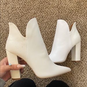 SOLD ON IG! Follow me @stephany.styling